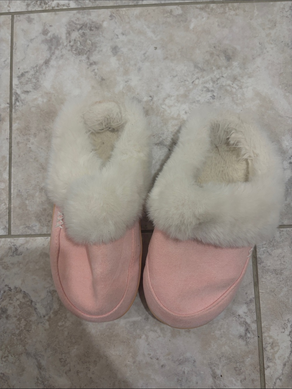 Cozy Pink Faux-Fur Lined Womenβs Slippers